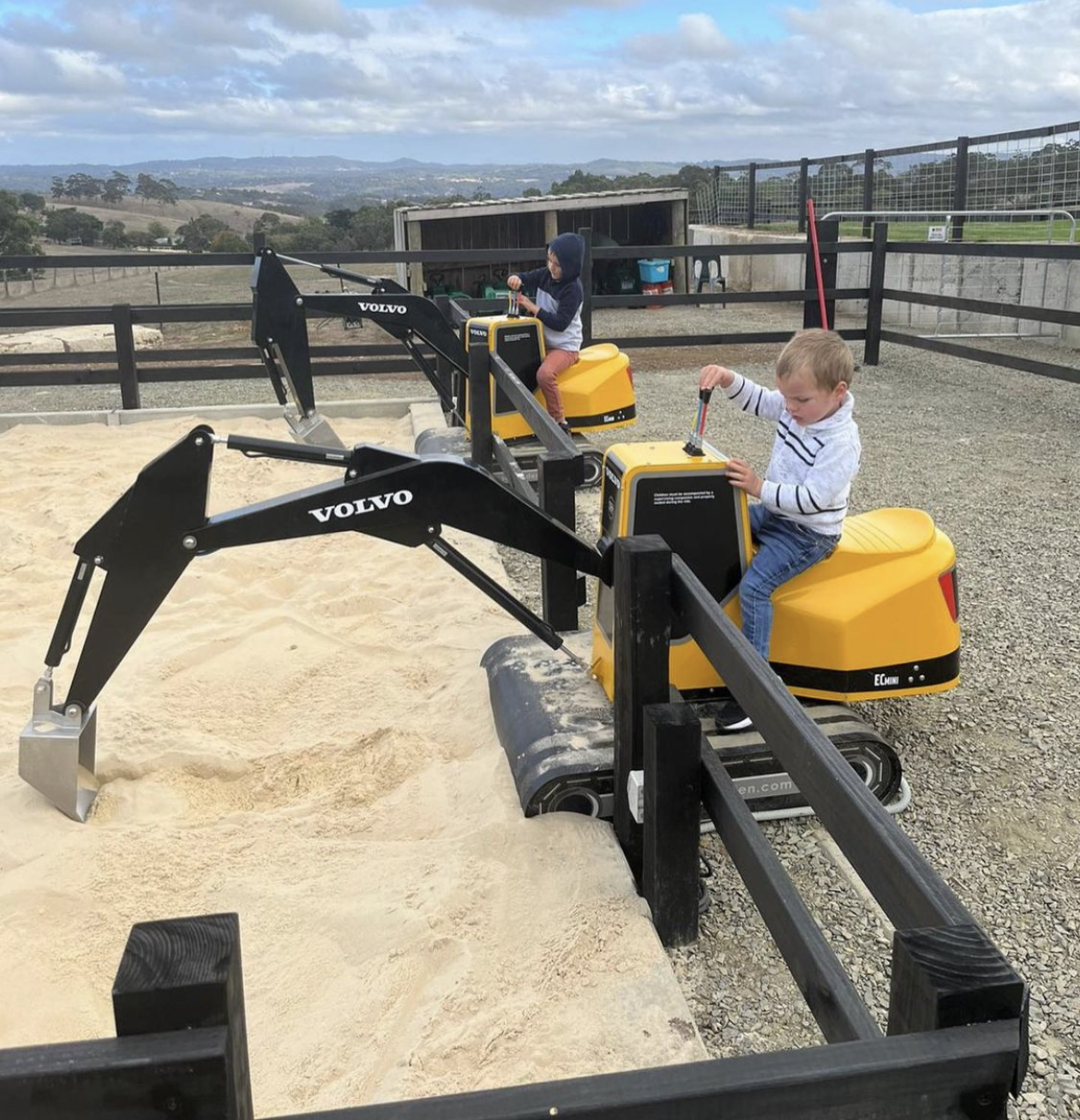 Hahndorf Farm Barn Diggers