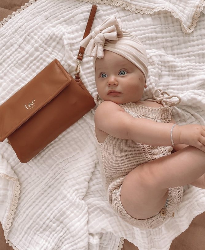 B&E nappy change clutch