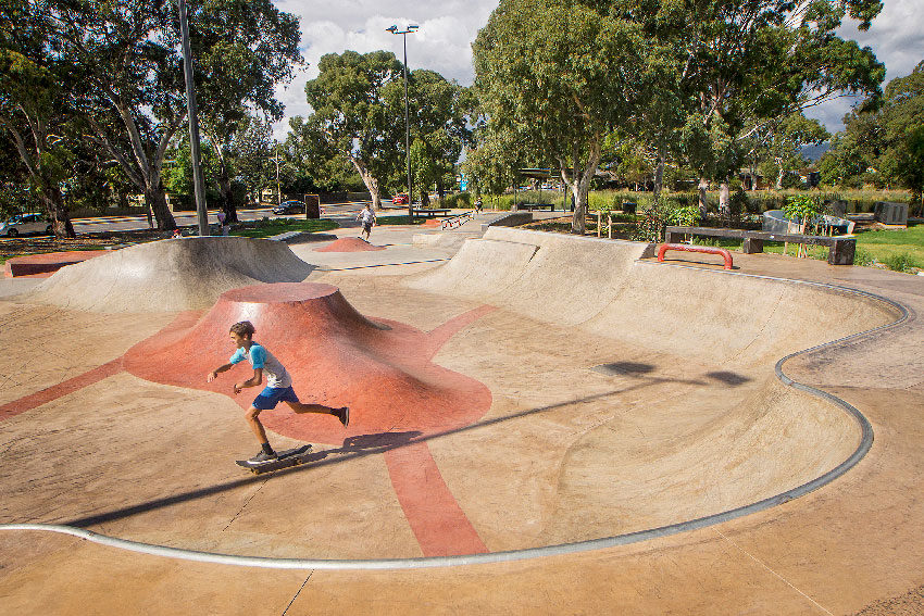 Oaklands Plaza Skate Bowl