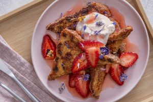 Recipe: French toast with vanilla strawberries