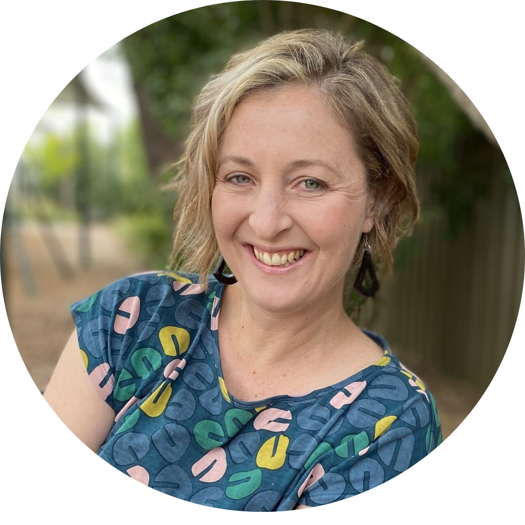 Kate Holland headshot.