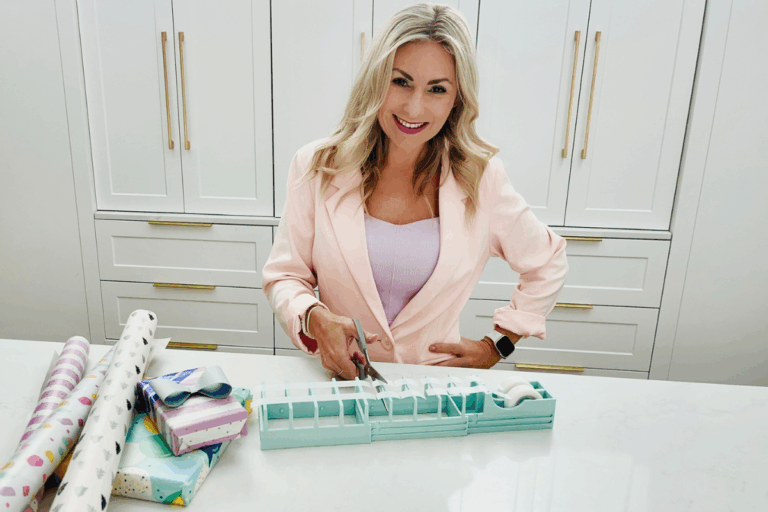 Gift wrapping invention, Tape Zoomie.