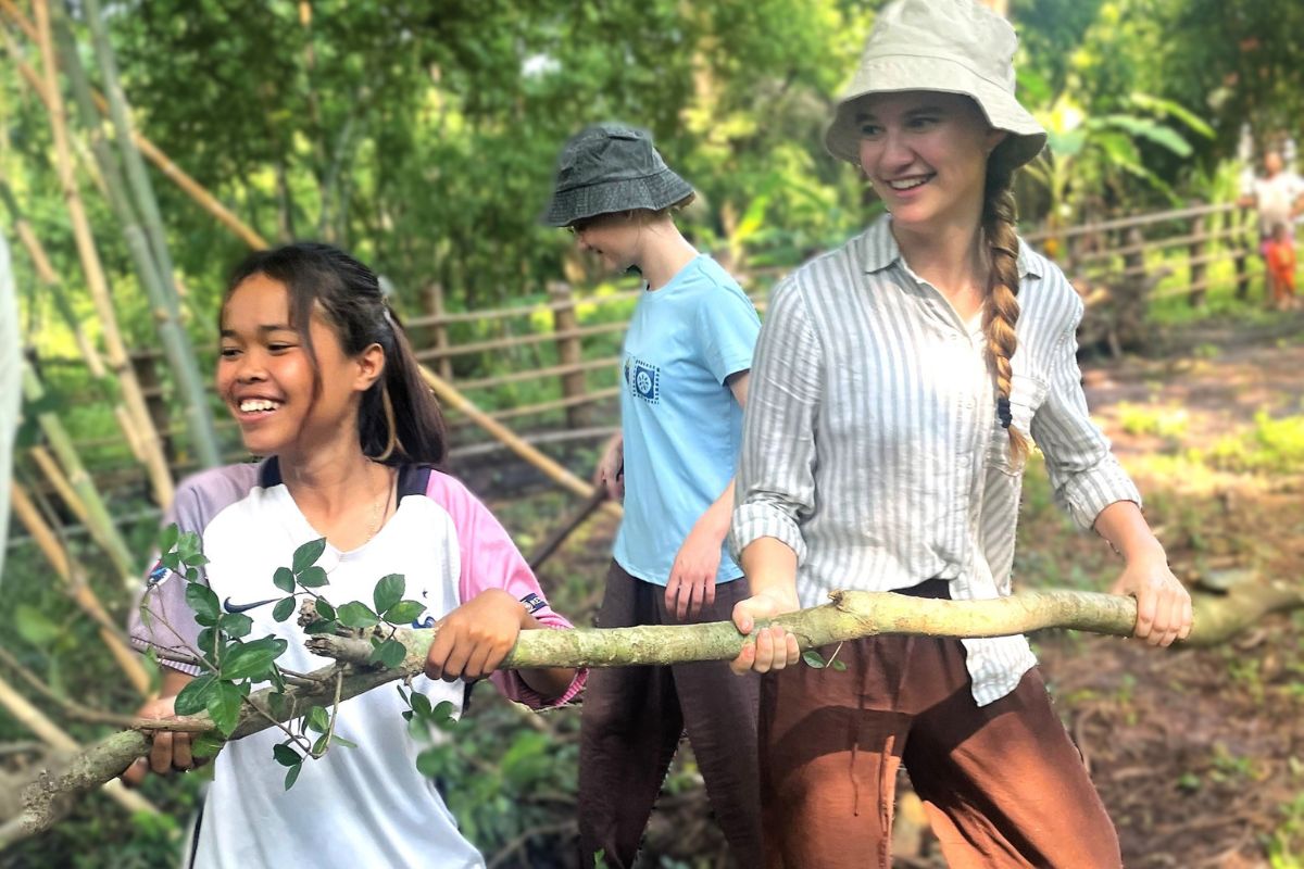 Tatachilla Lutheran College students in Cambodia on a school trip.